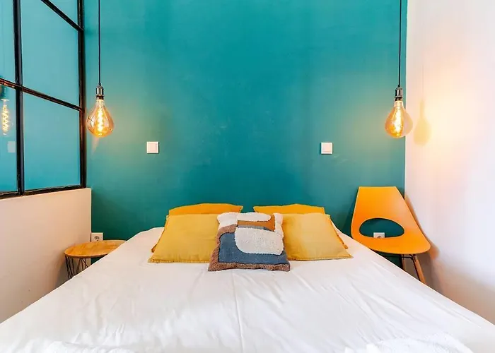 Modern Downtown Studio