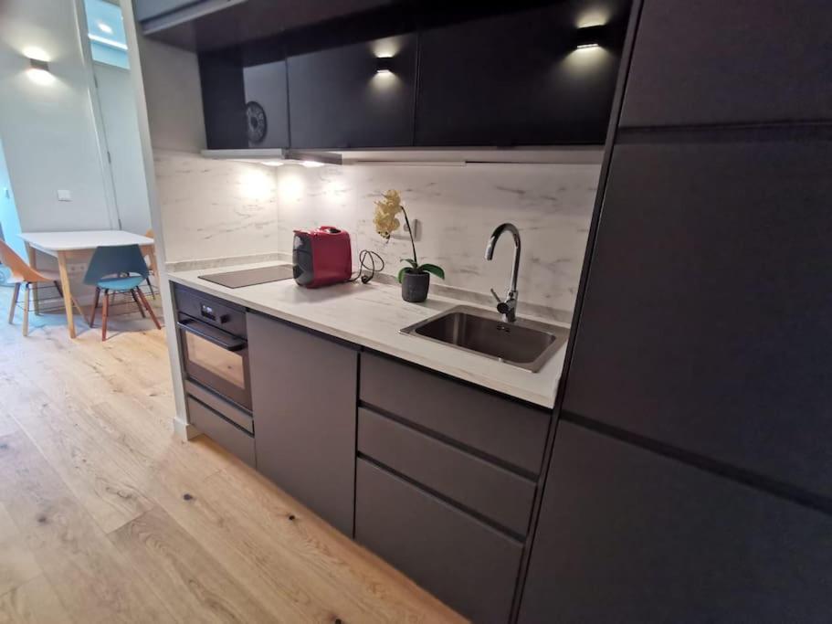 Modern Downtown Apartment